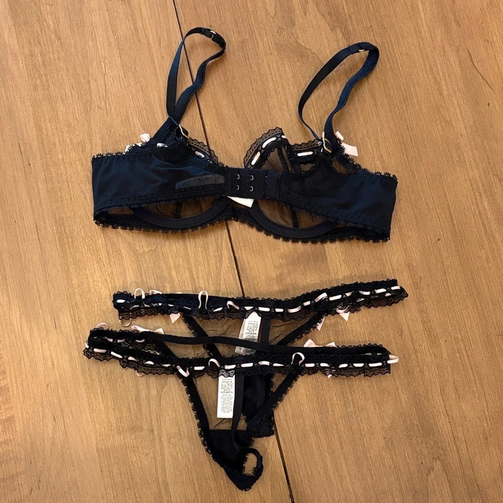 Elegant Black and Pink Lingerie Set - Picture 7 of 7